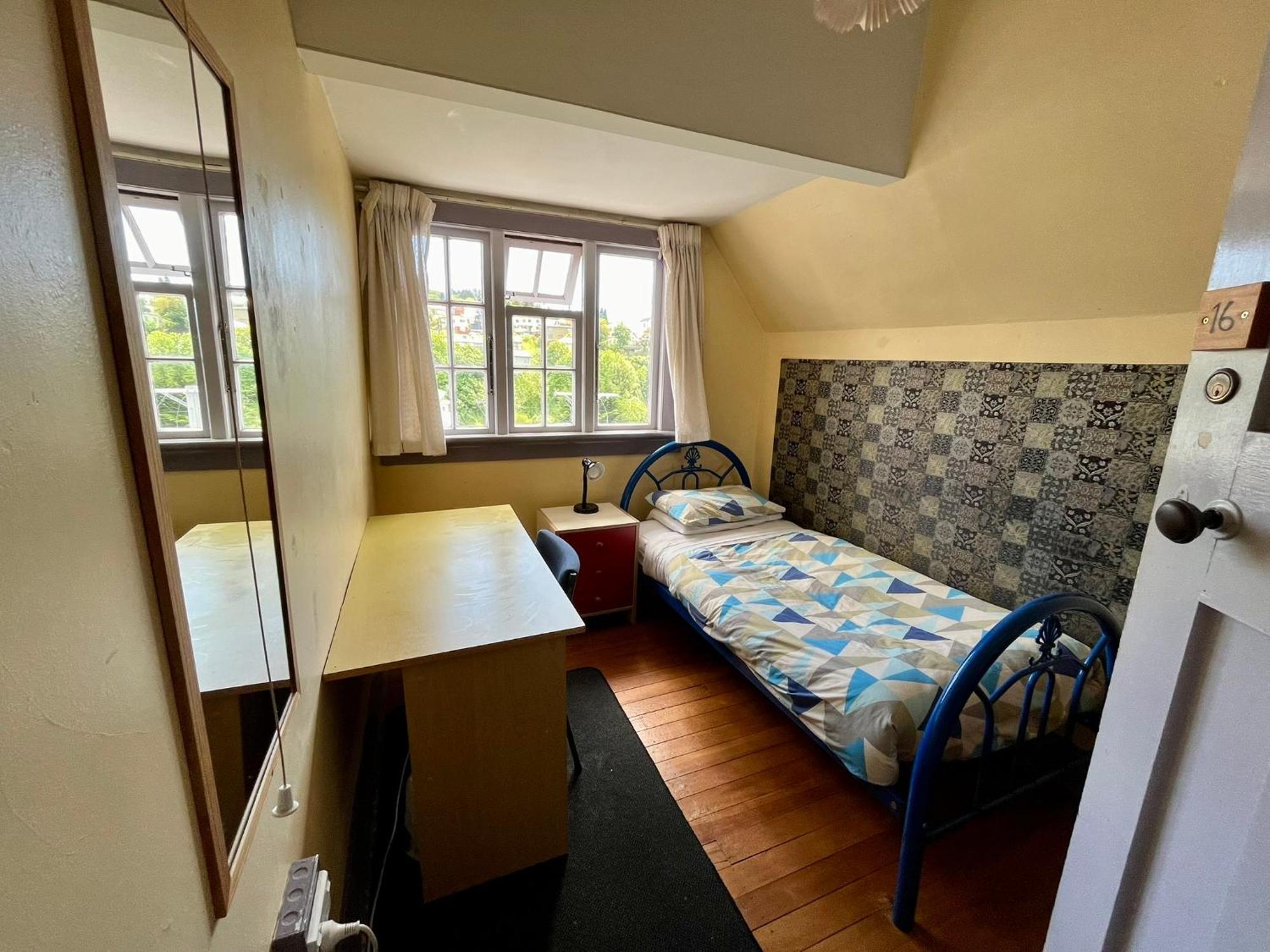 Chalet Backpackers Dunedin Exterior photo